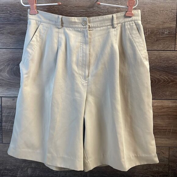 TAIL Women's Golf Shorts Khaki Shorts Size 10 - Picture 2 of 5